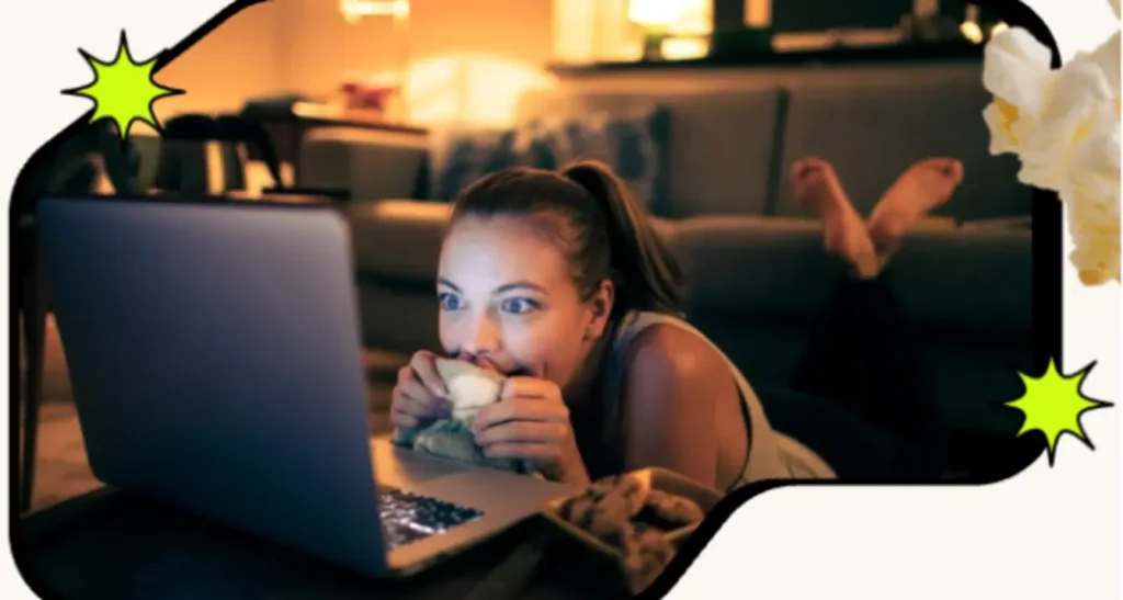 Mulher assistindo filme na melhor iptv de 2026.