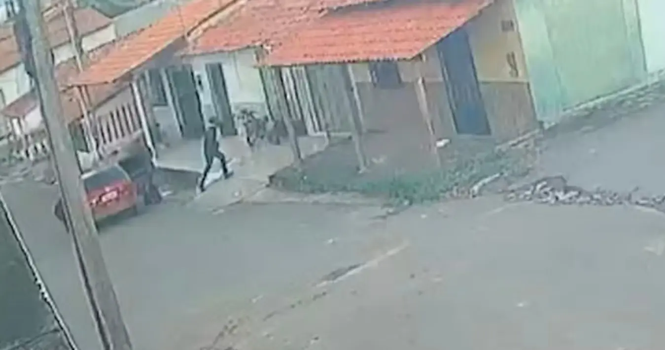 Três crediaristas do RN são sequestrados e mortos no Maranhão após roubo de R$ 24 mil via Pix 1 Estrada de terra no loteamento Colina Park, em Santa Inês (MA), onde foram encontrados os corpos de três crediaristas sequestrados
