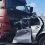 acidente entre carreta e um carro em minas gerais 750x423 1