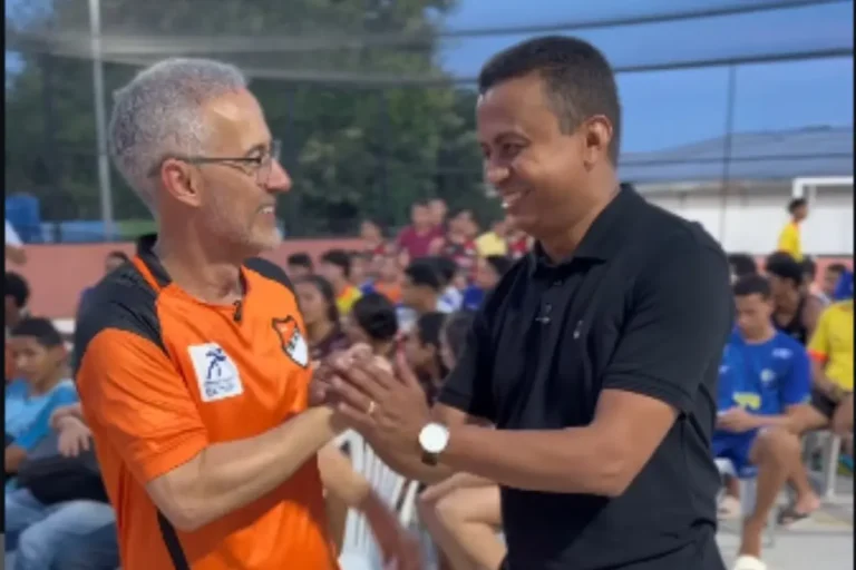 Deputado Dr. Francisco entrega equipamentos esportivos à Associação Beneficente Giuliano em Teresina