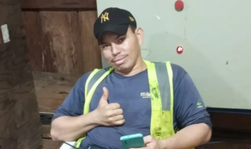 Foto de rosto do jovem Alex Gomes Castro, de 24 anos, natural de Luzilândia (PI), que morreu em um acidente de trabalho na Guiana.