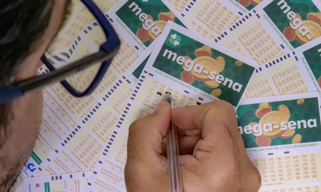 Mega-Sena acumula R$ 52 milhões; aposte até as 20h