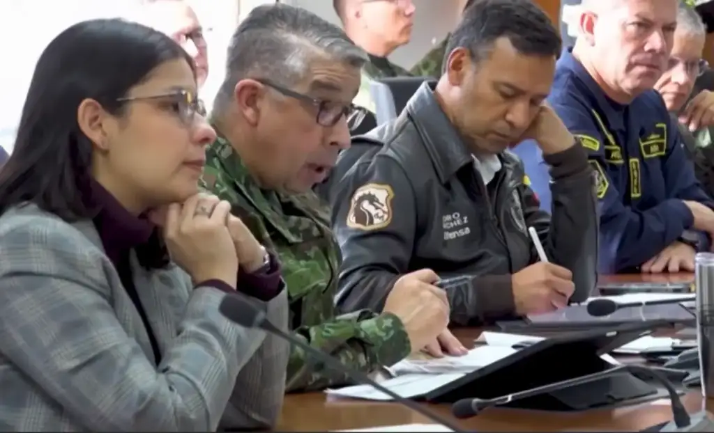 Eleição na colômbia violência política: Oficiais militares e civis em reunião de trabalho