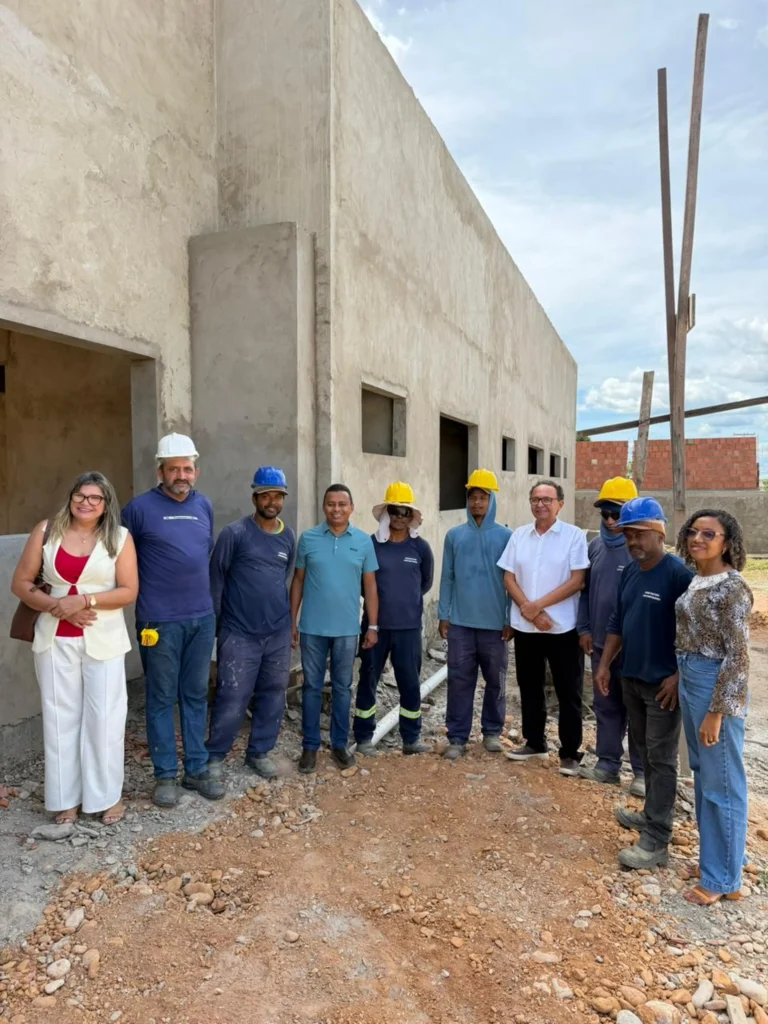Dr. Francisco vistoria obras de saúde e calçamento em três cidades do Piauí 2 Foto de Somos Noticia 22
