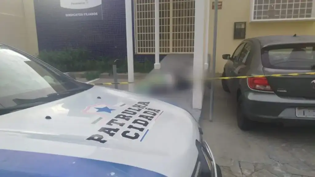 Corretor morto a tiros no centro de teresina: Polícia isola área com pessoa no chão