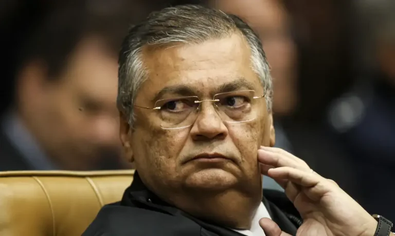 Funcionária ameaça Flávio Dino de morte em aeroporto de São Paulo