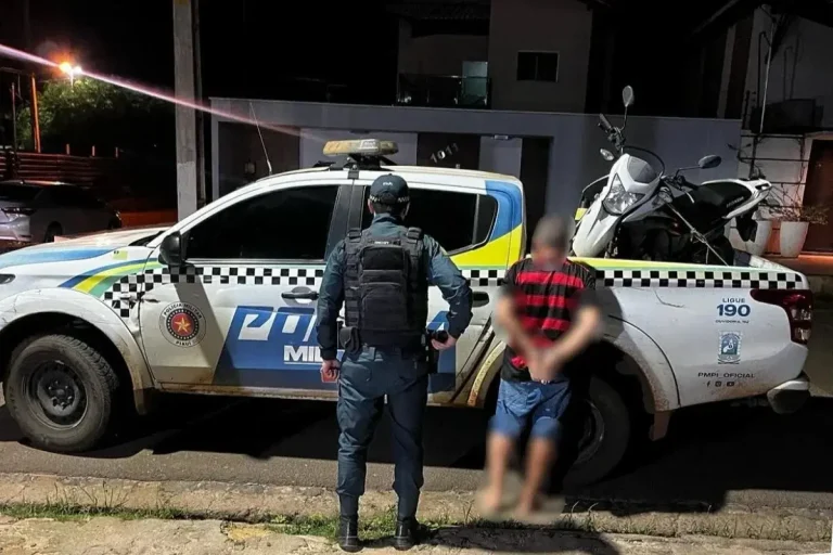 Em Santana do Piauí, motociclista preso em barreira descartou cocaína ao fugir pela contramão