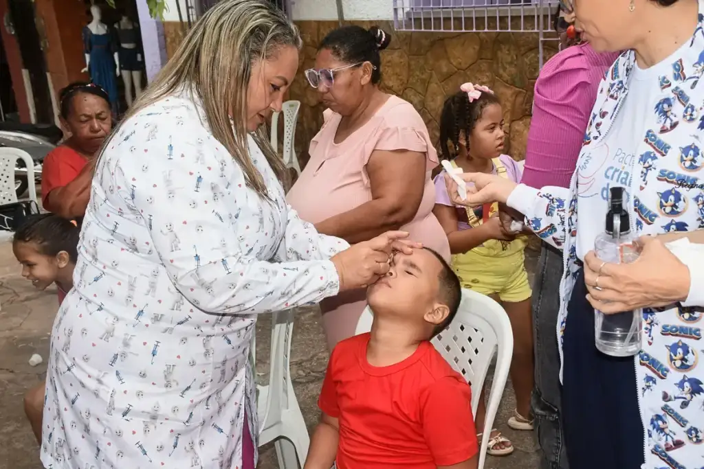Carretinha da saúde em amarante: Criança recebe atendimento oftalmológico na Carretinha da Saúde