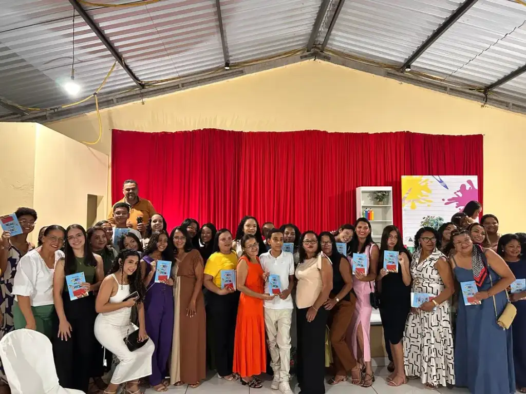 Antologia cartas para o futuro em Amarante: Jovens autores e editora lançam antologia Cartas para o Futuro
