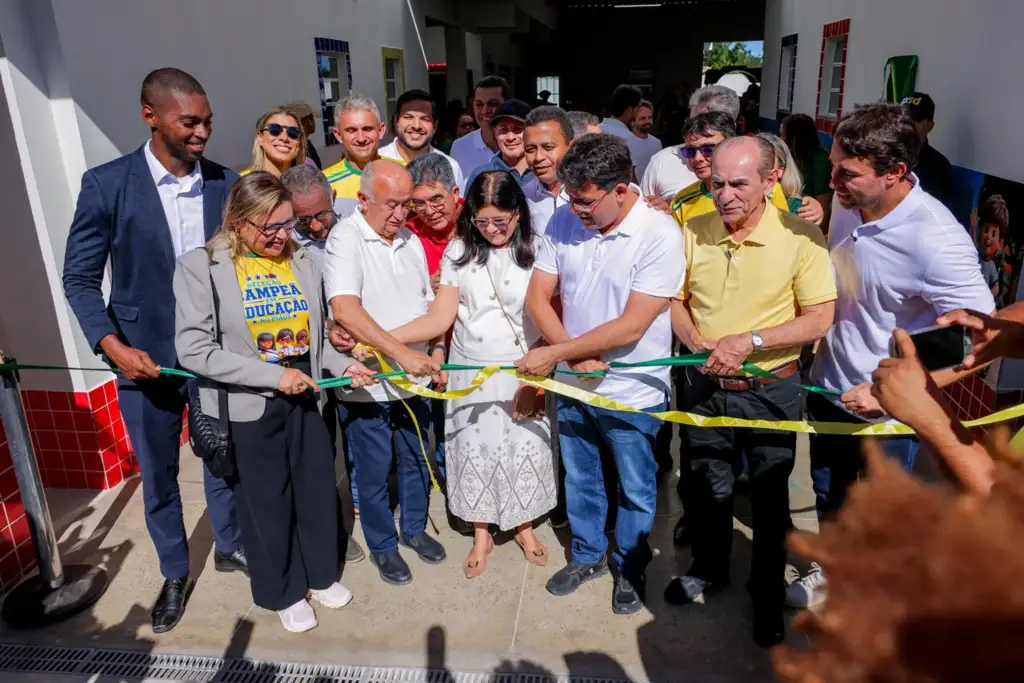 Creche inaugurada em domingos mourão após 15 anos: Governador Rafael Fonteles inaugura creche em Domingos Mourão