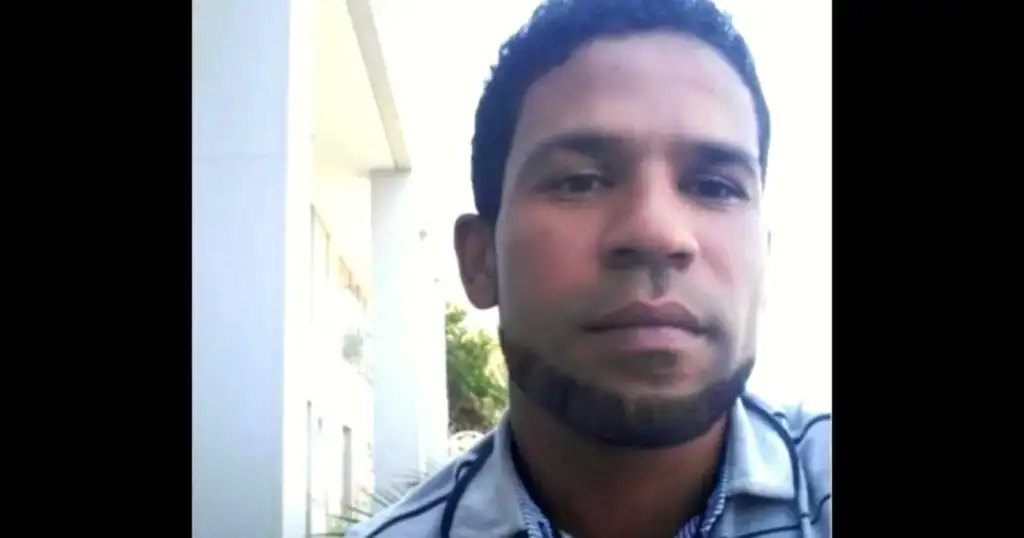 Acidente de moto em amarante: Homem com barba olhando para câmera