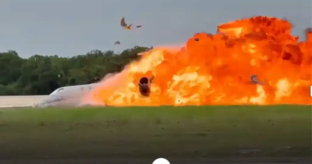 Avião explode em pouso em la romana: Jato executivo explode em chamas na pista