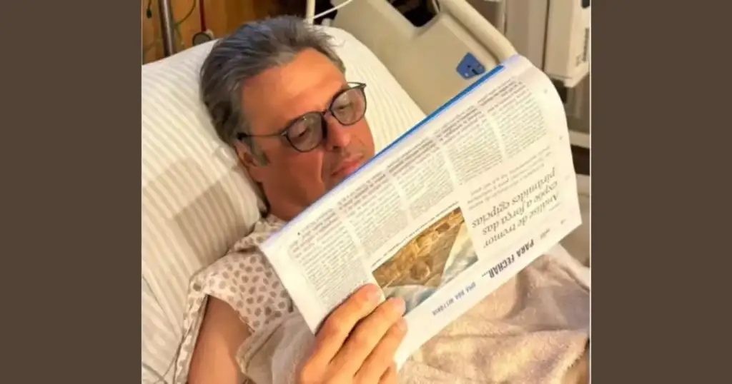 Júlio arcoverde tem alta da uti: Julio Arcoverde lendo jornal após alta da UTI
