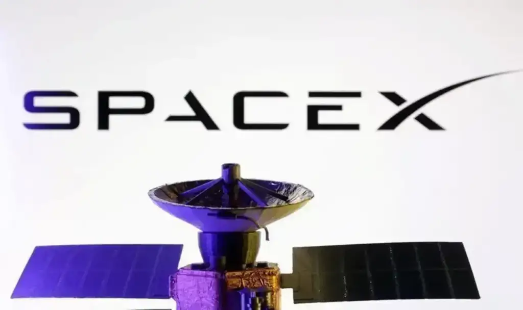 Spacex maior ipo da história: Logo SpaceX e satélite ilustram IPO histórico em Wall Street