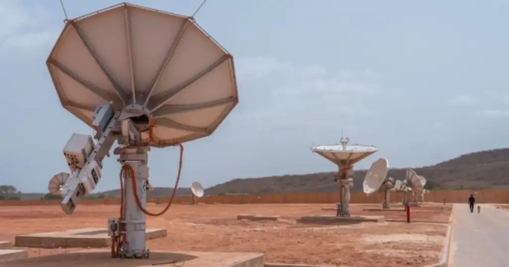Antenas de tv digital interna: Antenas parabólicas para conectividade global e satélites