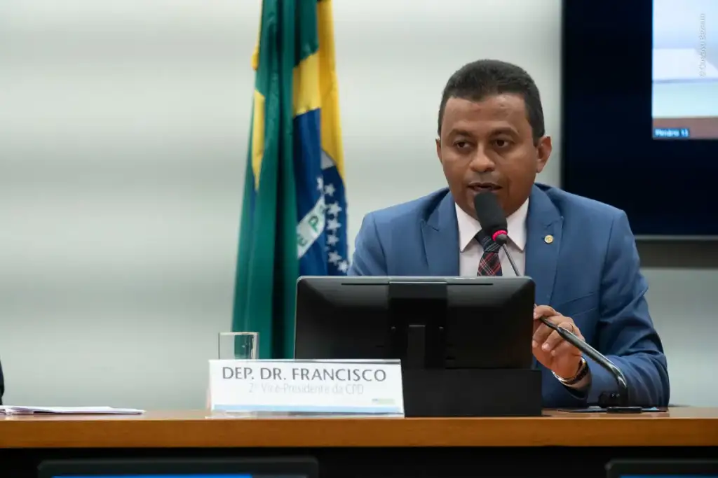 Jornada de trabalho de mães atípicas: Deputado Dr. Francisco propõe lei mães atípicas