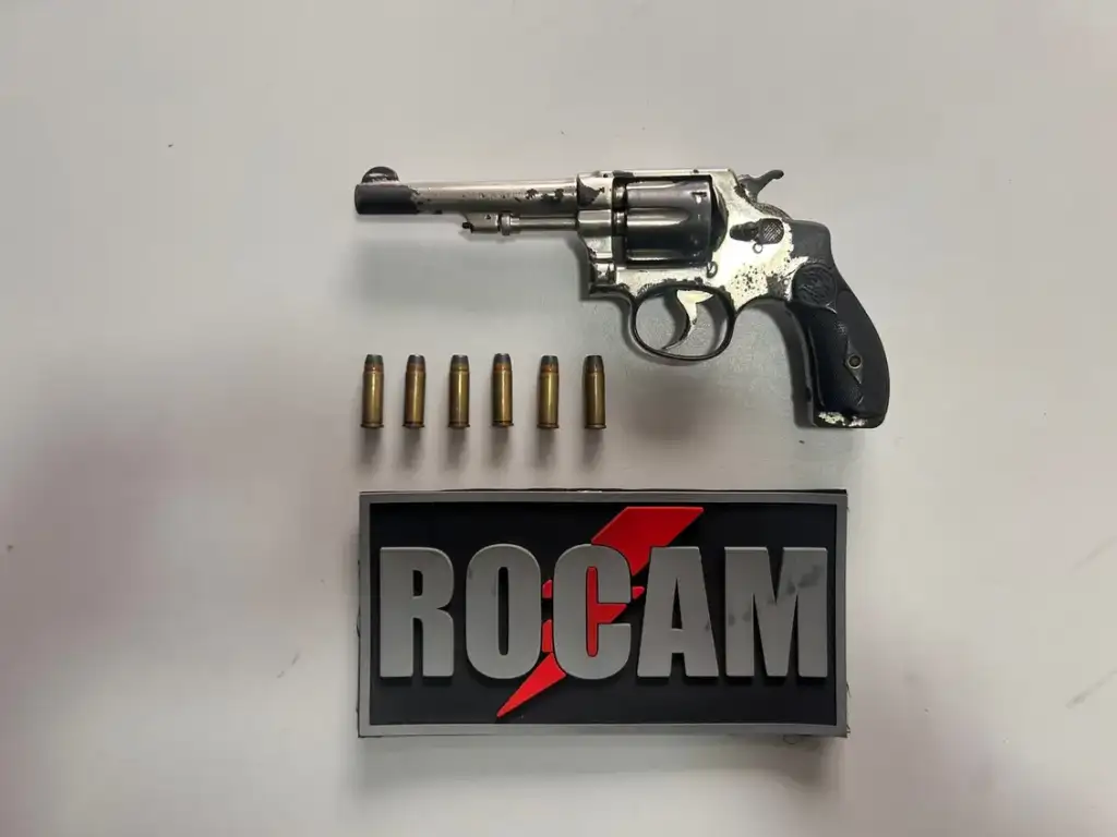 Adolescente detido com arma em teresina: Revólver e munições apreendidos pela ROCAM em Teresina
