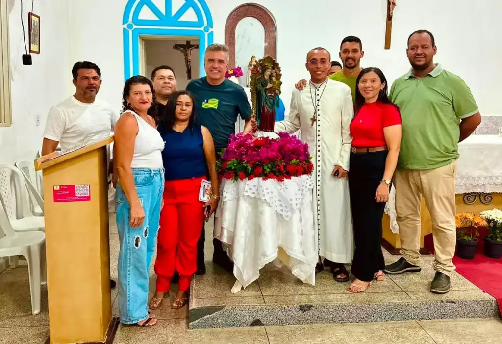 Dr. vinicius na feira do empreendedor em passagem franca: Dr. Vinicius participa de festejos religiosos em Passagem Franca