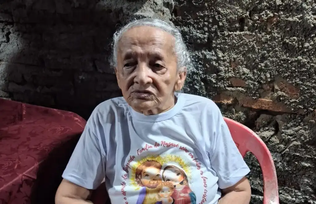 Socorro do João Rosa, guardiã da cultura, empossada imortal