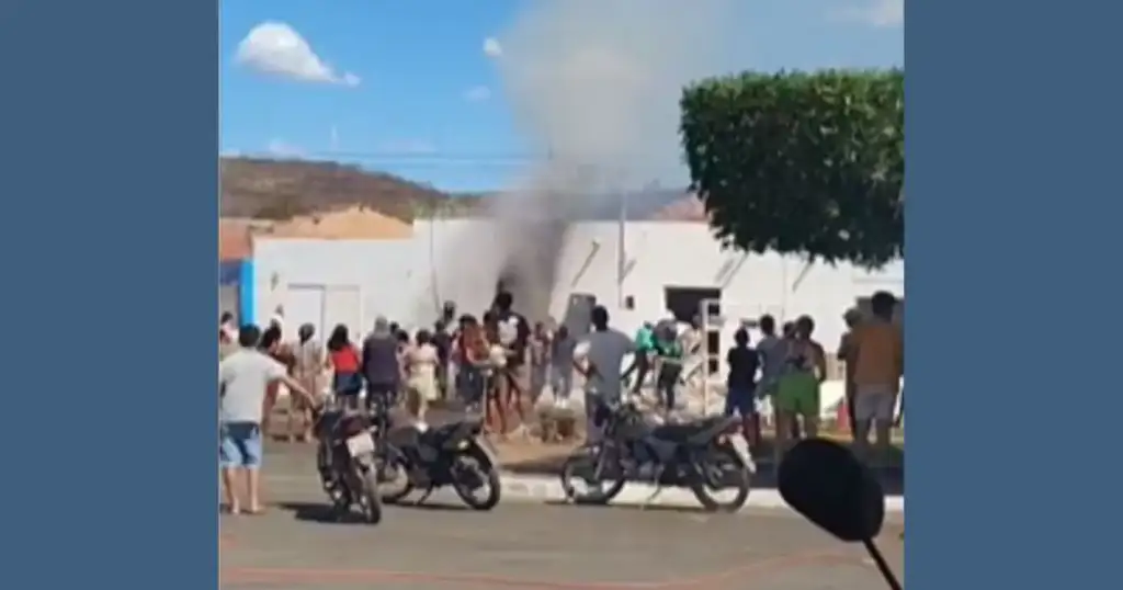 Cadeirante morre em incêndio em conceição do canindé: Incêndio atinge casa em Conceição do Canindé