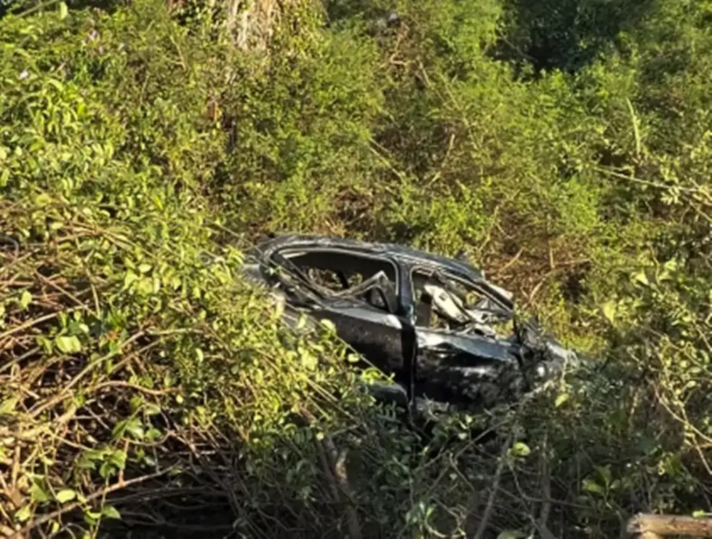 Mulher desaparece após capotamento na pi-116: Veículo capotado na PI 116 em Parnaíba