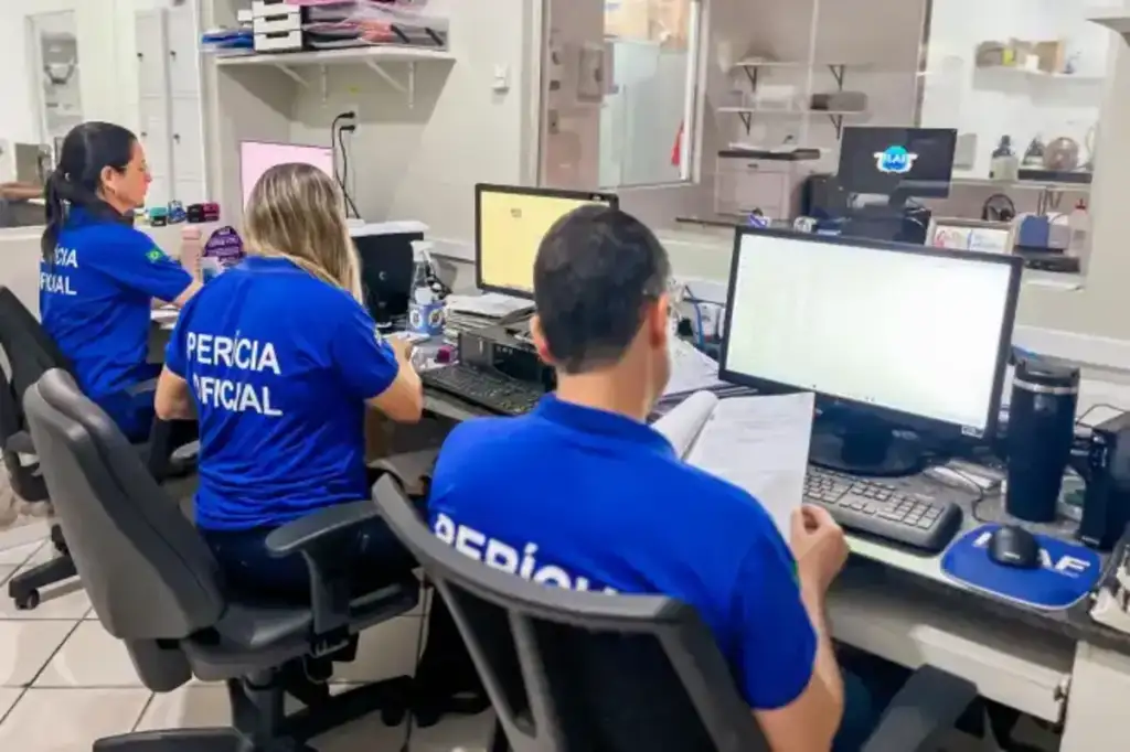 Concurso perícia oficial do maranhão: Servidores da Perícia Oficial do Maranhão trabalhando
