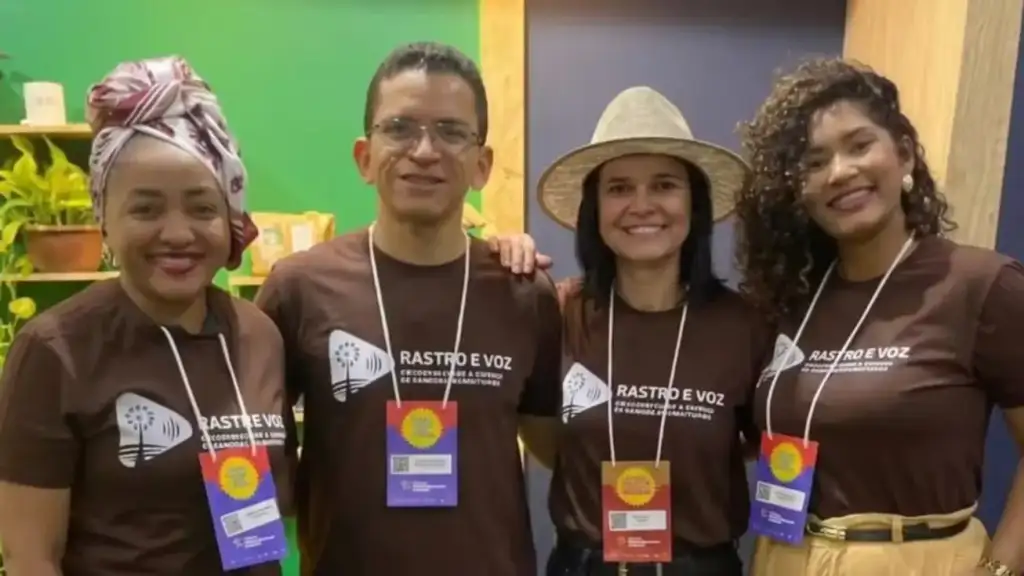 Aplicativo para extrativistas de carnaúba no piauí: Jovens criadores do aplicativo Rastro e Voz no Piauí
