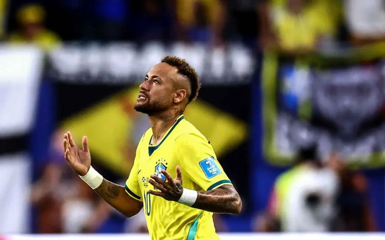 Neymar em campo pela Seleção Brasileira antes da despedida