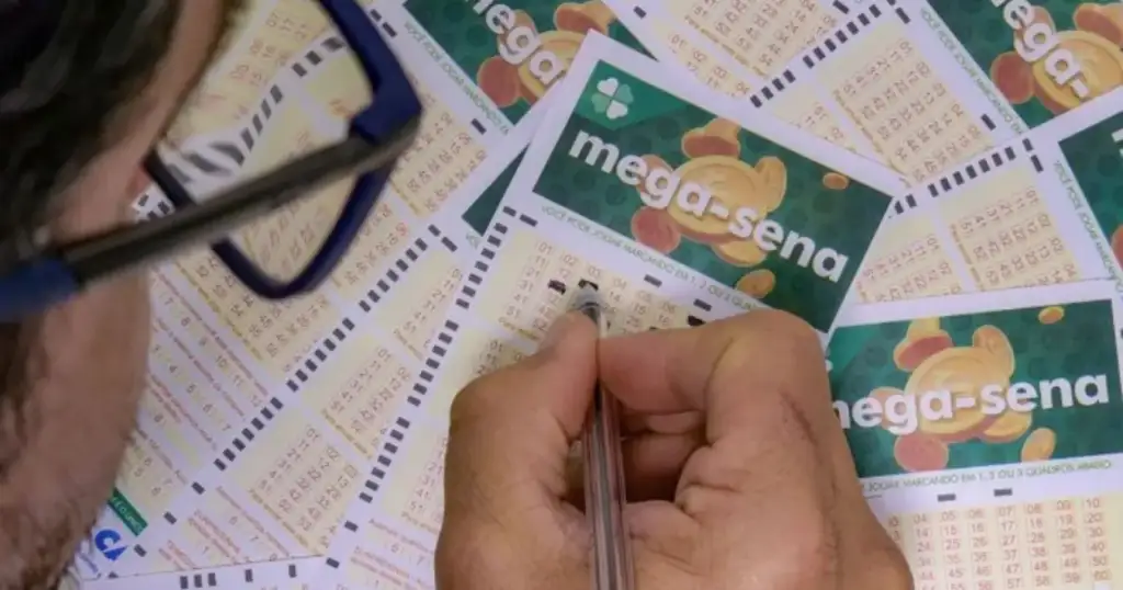 Mega-sena acumulada r$ 33 milhões: Apostador preenche bilhete da Mega-Sena acumulada