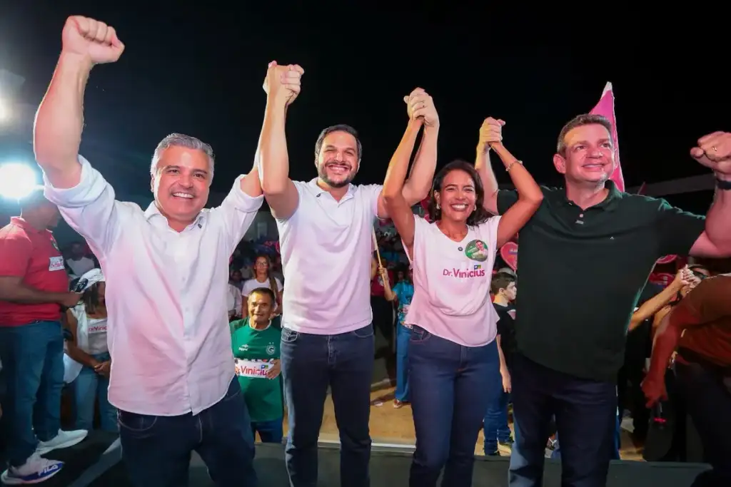 Dr. vinicius investimentos em lagoa do piauí: Dr. Vinicius e prefeita Camila Barbosa em encontro político