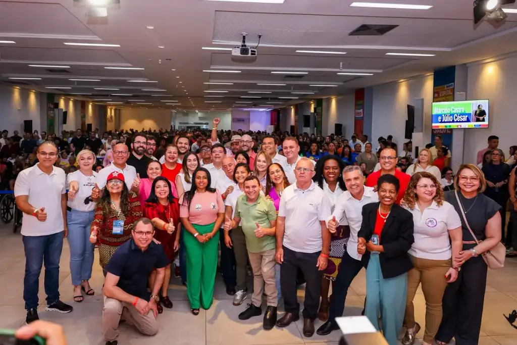 Políticas para pcds no piauí: Participantes de plenária sobre políticas PCDs no Piauí