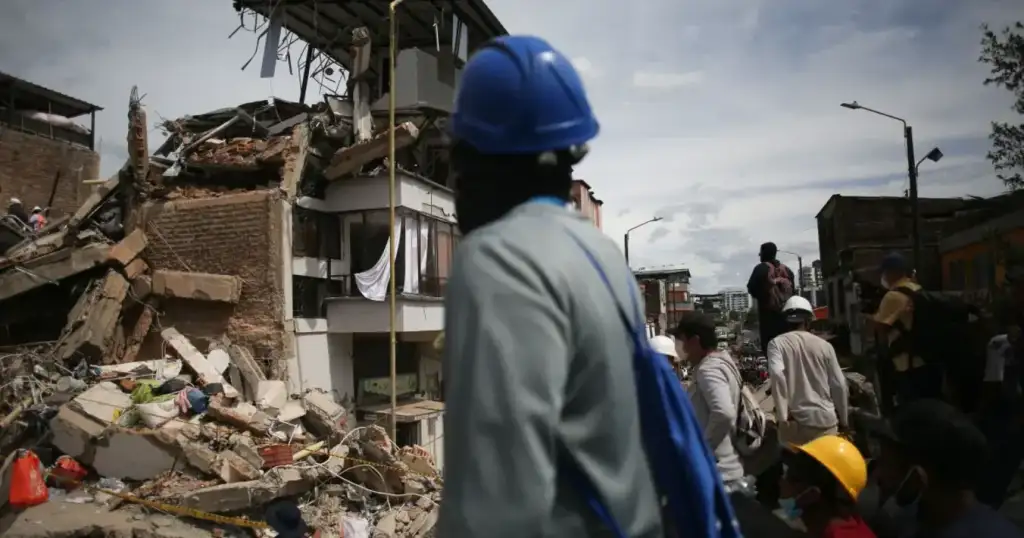 Terremoto na colômbia mata 281 em pereira: Equipes de resgate buscam sobreviventes após terremoto em Pereira