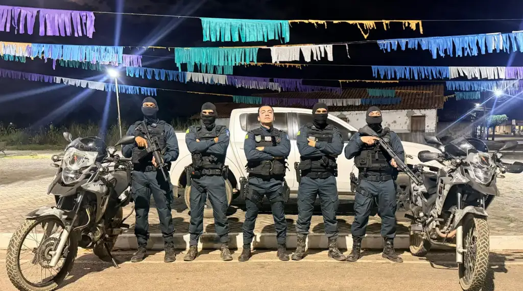 Operação contra tráfico em jardim do mulato: Policiais em operação integrada contra tráfico em Jardim do Mulato