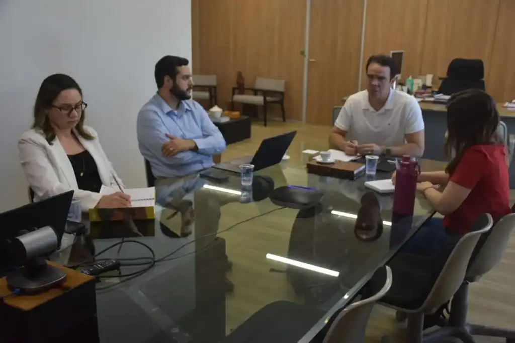 Turismo na serra da capivara e litoral do piauí: Sebrae Investe Piauí reunião estratégias turismo Teresina