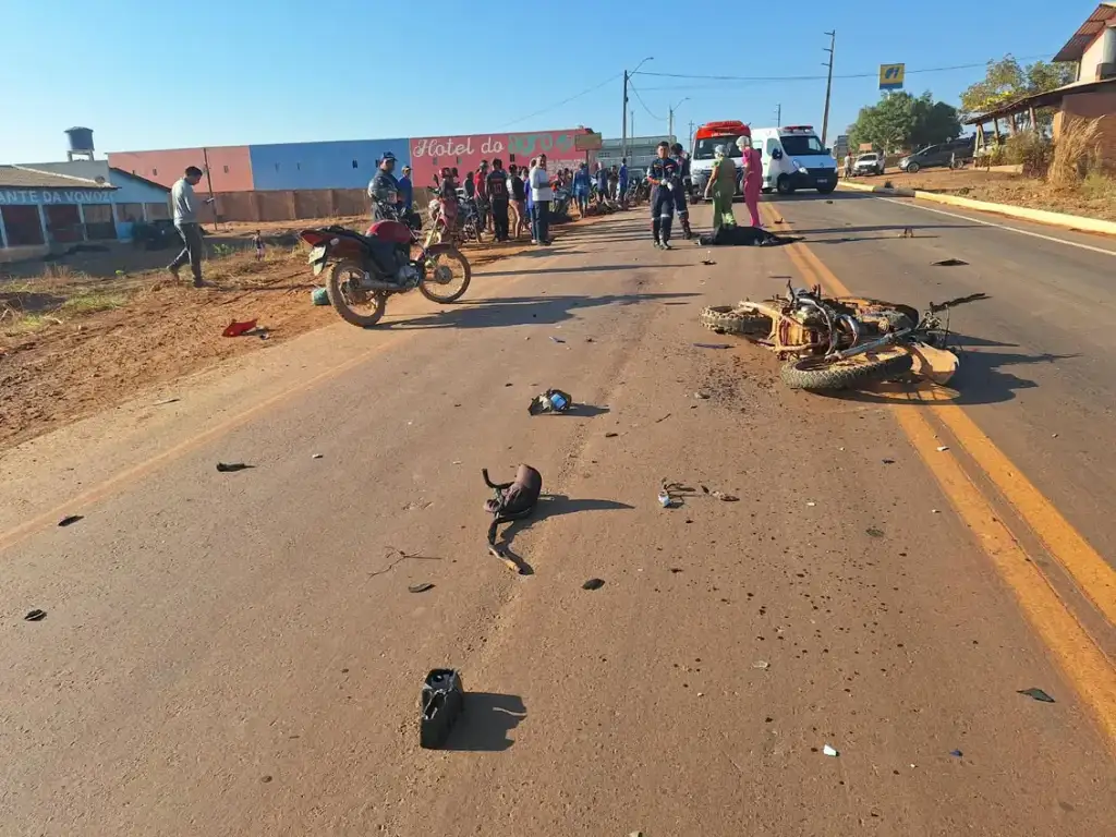 Colisão fatal baixa grande do ribeiro: Acidente fatal com motos e caminhonete em Baixa Grande