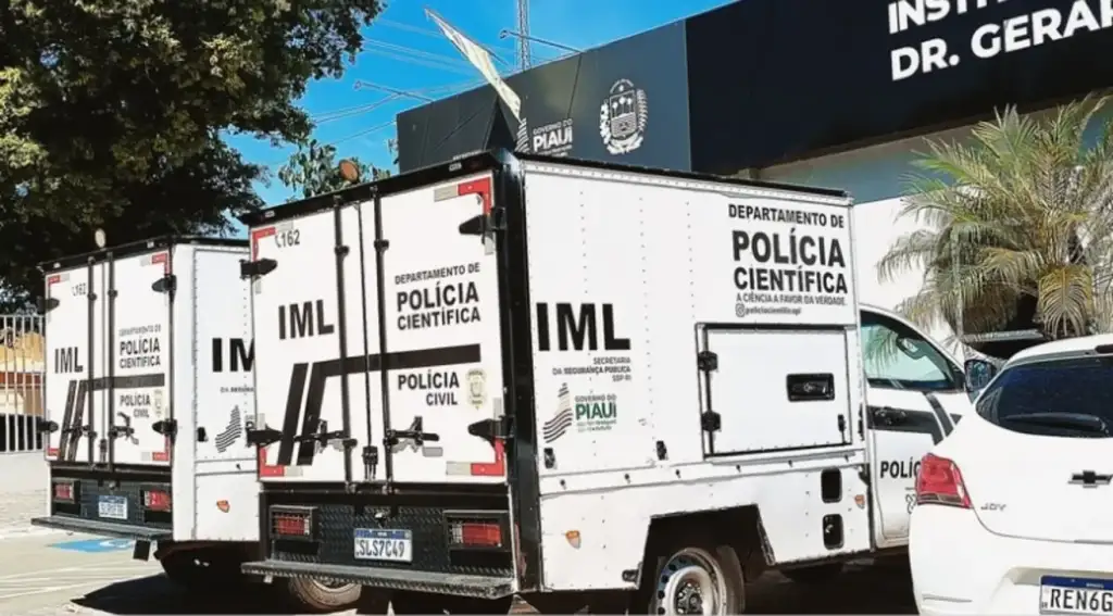 Adolescente morre no rio poti em teresina: Veículos do IML em Teresina investigam morte adolescente