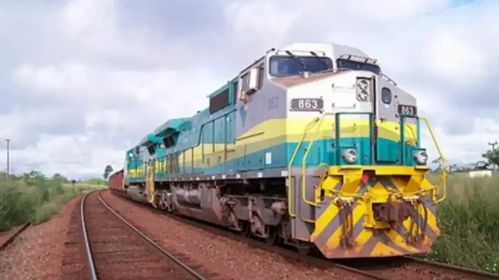 Vale condenada maquinistas banheiro maranhão: Trem da Estrada de Ferro Carajás no Maranhão