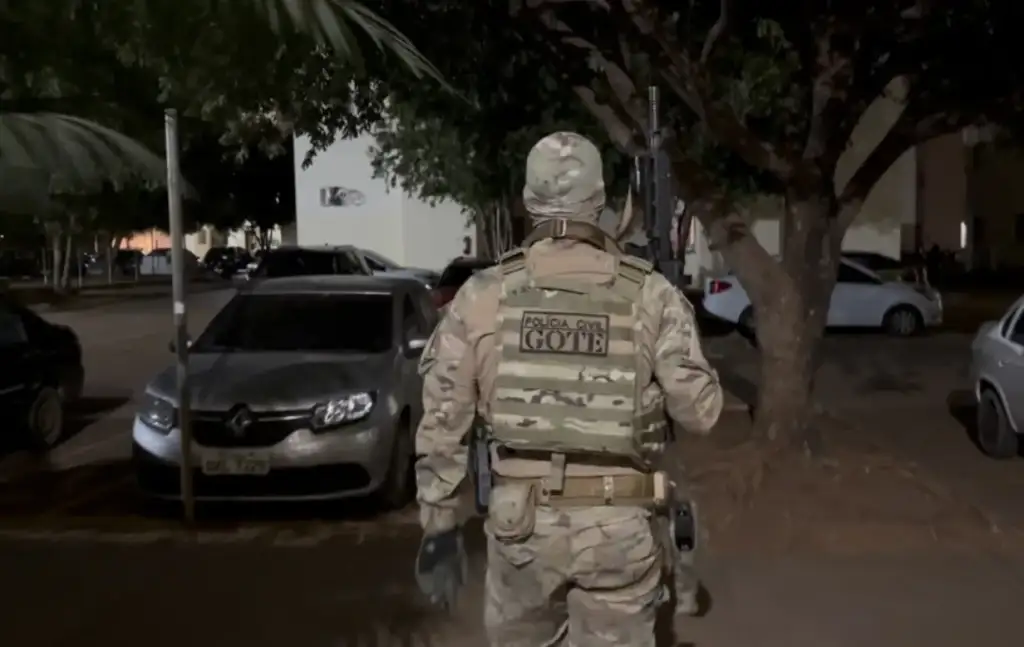 Operação arsenal tráfico de armas imperatriz: Policial em ação na Operação Arsenal em Imperatriz