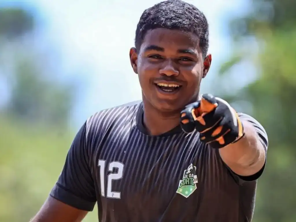 Servidor da seduc morre em acidente de moto em piripiri: Ryan do Livramento Silva, servidor da Seduc, morre em Piripiri