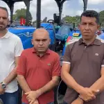Representantes recebem trator agricultura familiar Maranhão