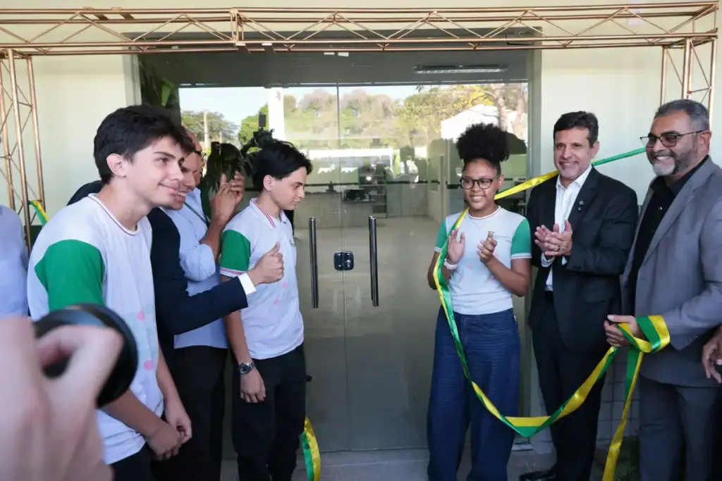 Investimentos federais na educação do piauí: Ministro inaugura biblioteca IFPI Teresina Piauí