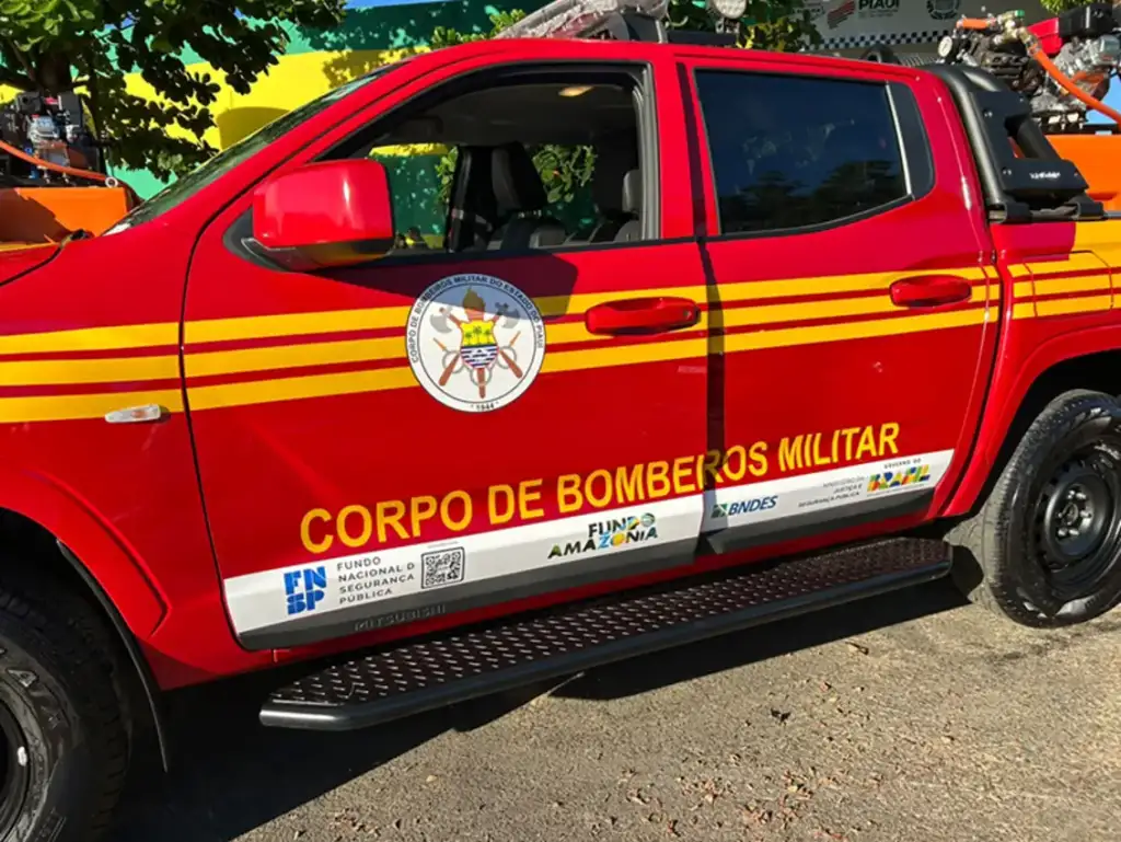 Avô e neto afogados no rio longá em esperantina: Viatura dos Bombeiros do Piauí nas buscas em Esperantina.