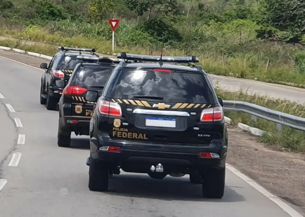 Foragidos do maranhão presos no piauí: Polícia Federal Piauí prende procurados Maranhão