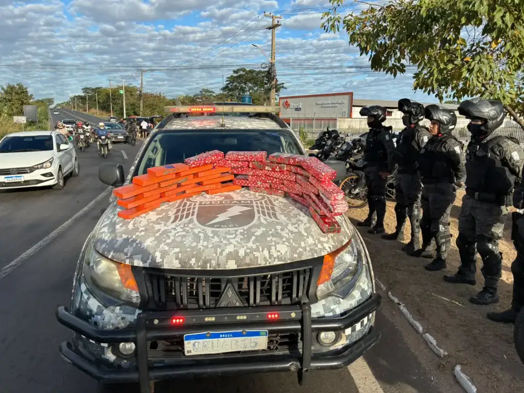 Pm apreende drogas na zona sudeste de teresina: PM apreende drogas em Teresina após acidente
