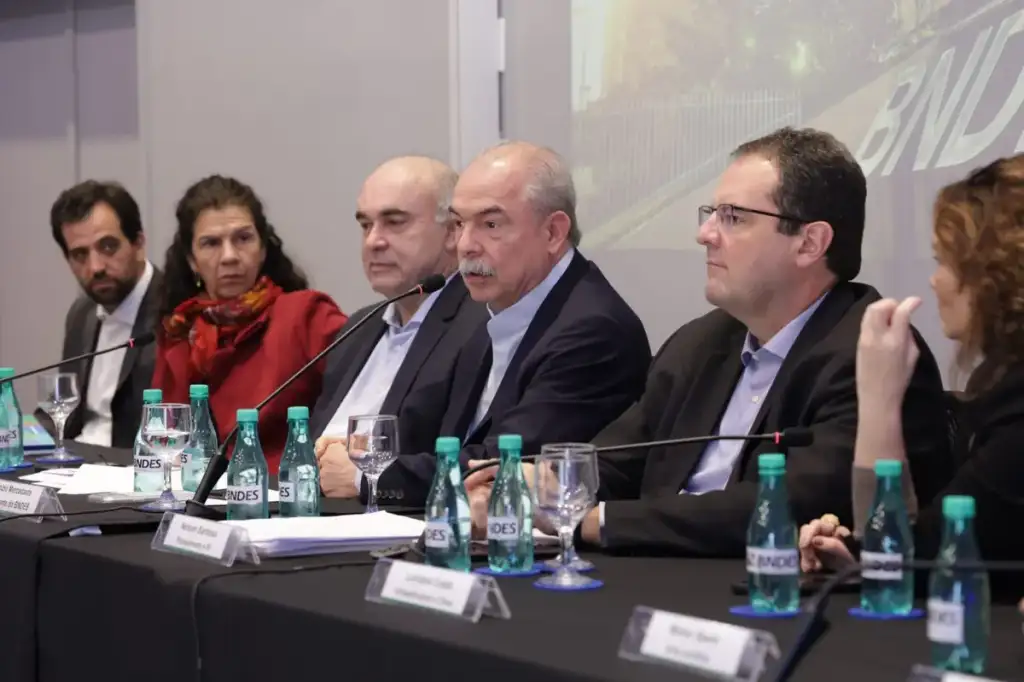 Bndes crédito piauí: Representantes do BNDES em reunião sobre crédito para Piauí
