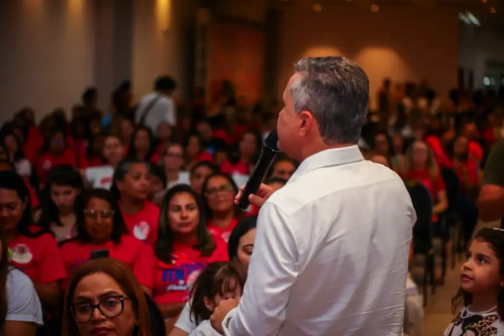 Evento dr. vinicius protagonismo feminino teresina: Dr. Vinicius discursa para mulheres em evento de protagonismo feminino