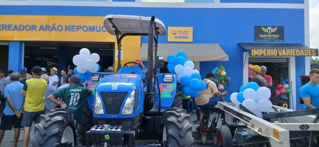 Ambulância samu são francisco do maranhão: Trator agrícola entregue em São Francisco do Maranhão