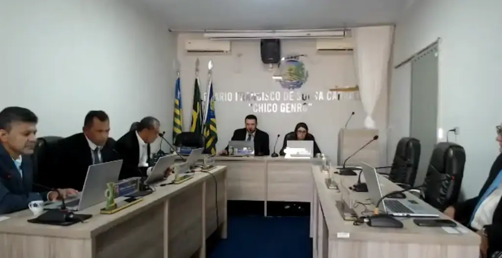 Vereadores de Pajeú do Piauí durante sessão ordinária.