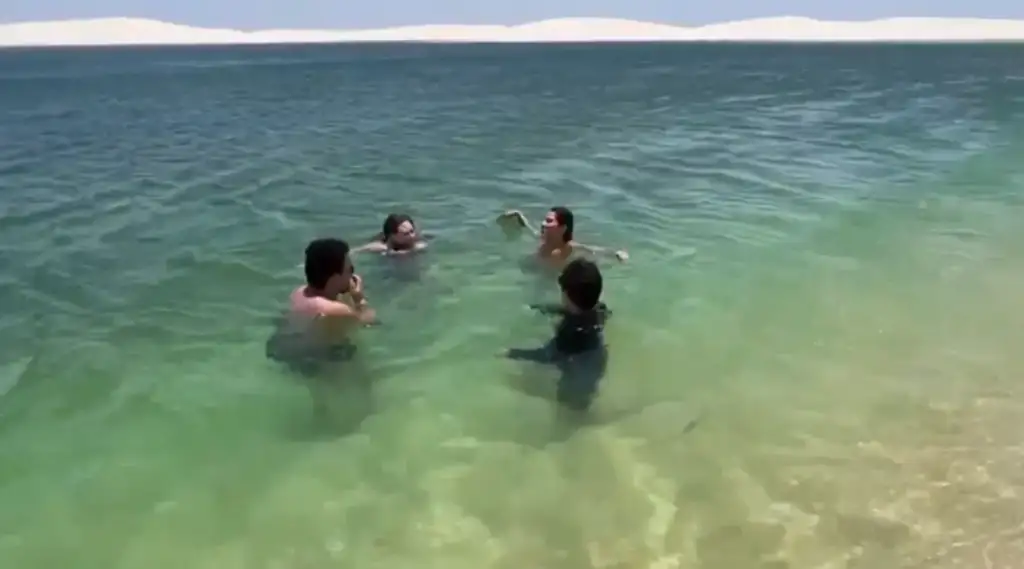 Turismo no maranhão temporada 2026: Turistas aproveitam lagoa nos Lençóis Maranhenses