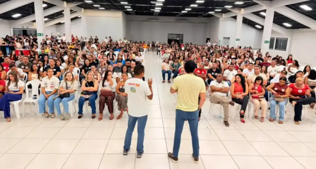 Dr. francisco costa em floriano: Dr. Francisco Costa lidera evento político em Floriano